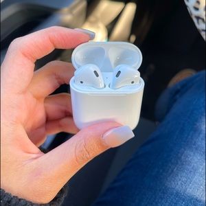 AirPods